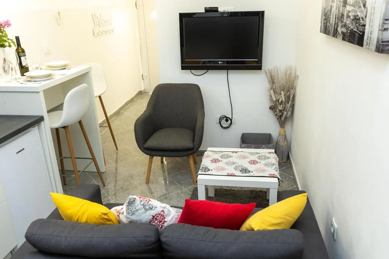 Apartment Grey Stone 0*, Zadar